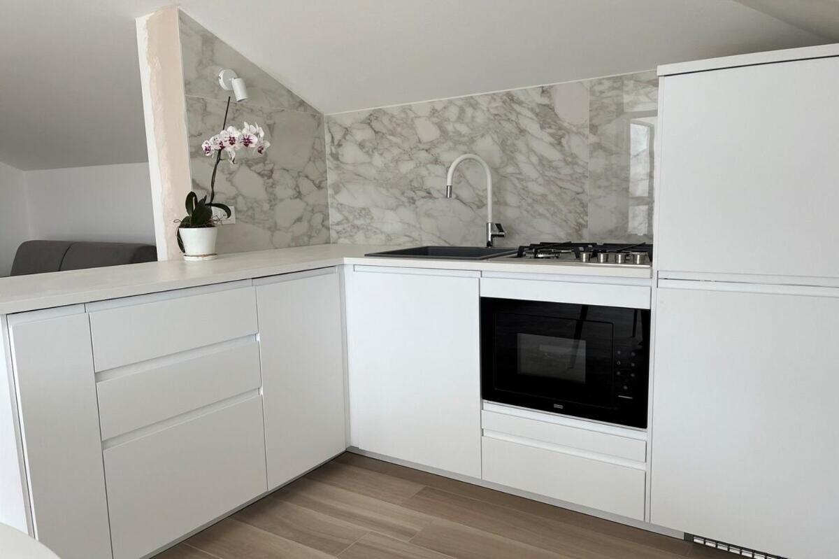 Attico Lilium Apartment Peschiera del Garda Ngoại thất bức ảnh