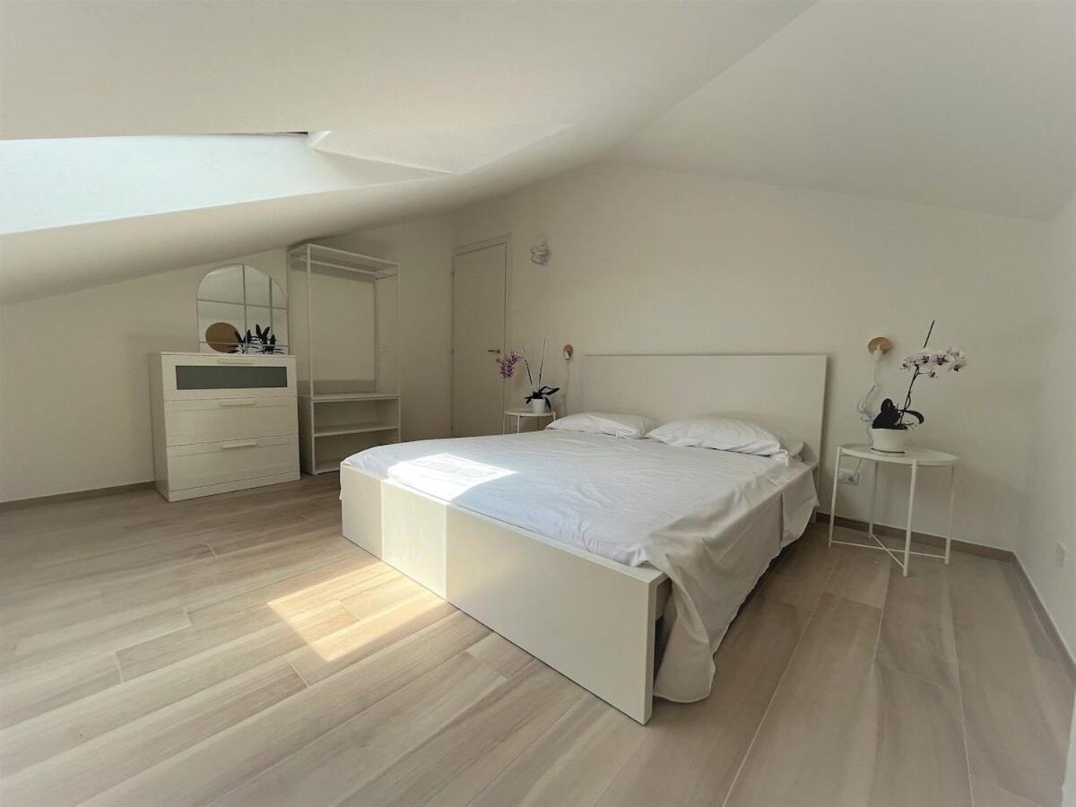 Attico Lilium Apartment Peschiera del Garda Ngoại thất bức ảnh